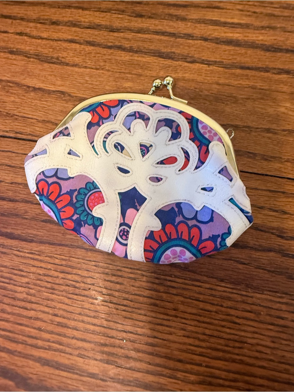 Vintage satin interior lightweight capsule wardrobe clasp